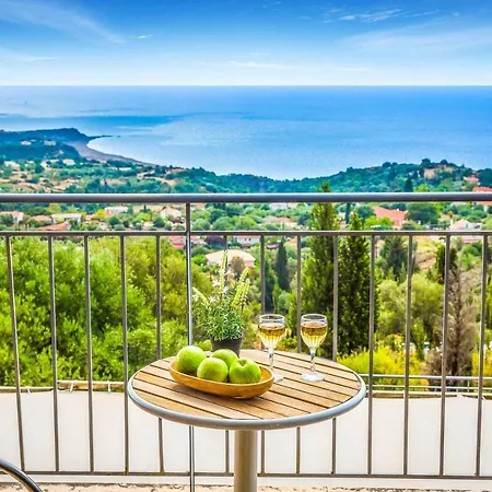 Stafida Villa *